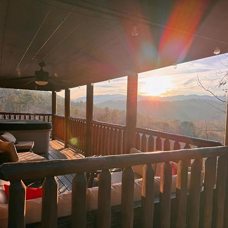 Smoky Paws - Exceptional Cabin, Stunning Mountain Views, Hot Tub, Tranquil, Gigabit Internet, Free L2 Ev Pigeon Forge Exterior photo