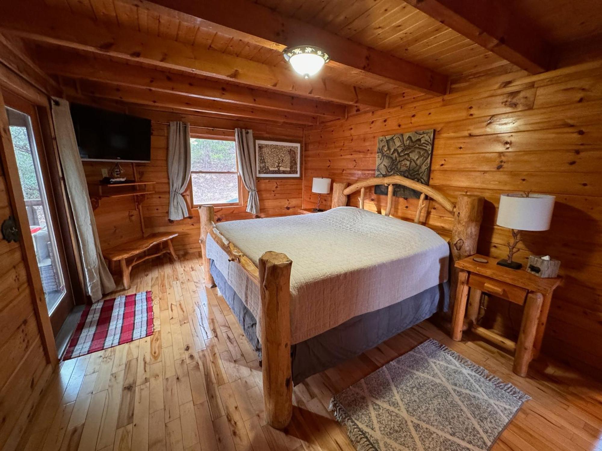 Smoky Paws - 5-Star Cabin, Stunning Mountain Views, New Hot Tub, Tranquil, Gigabit Internet, Free L2 Ev Villa Pigeon Forge Exterior photo