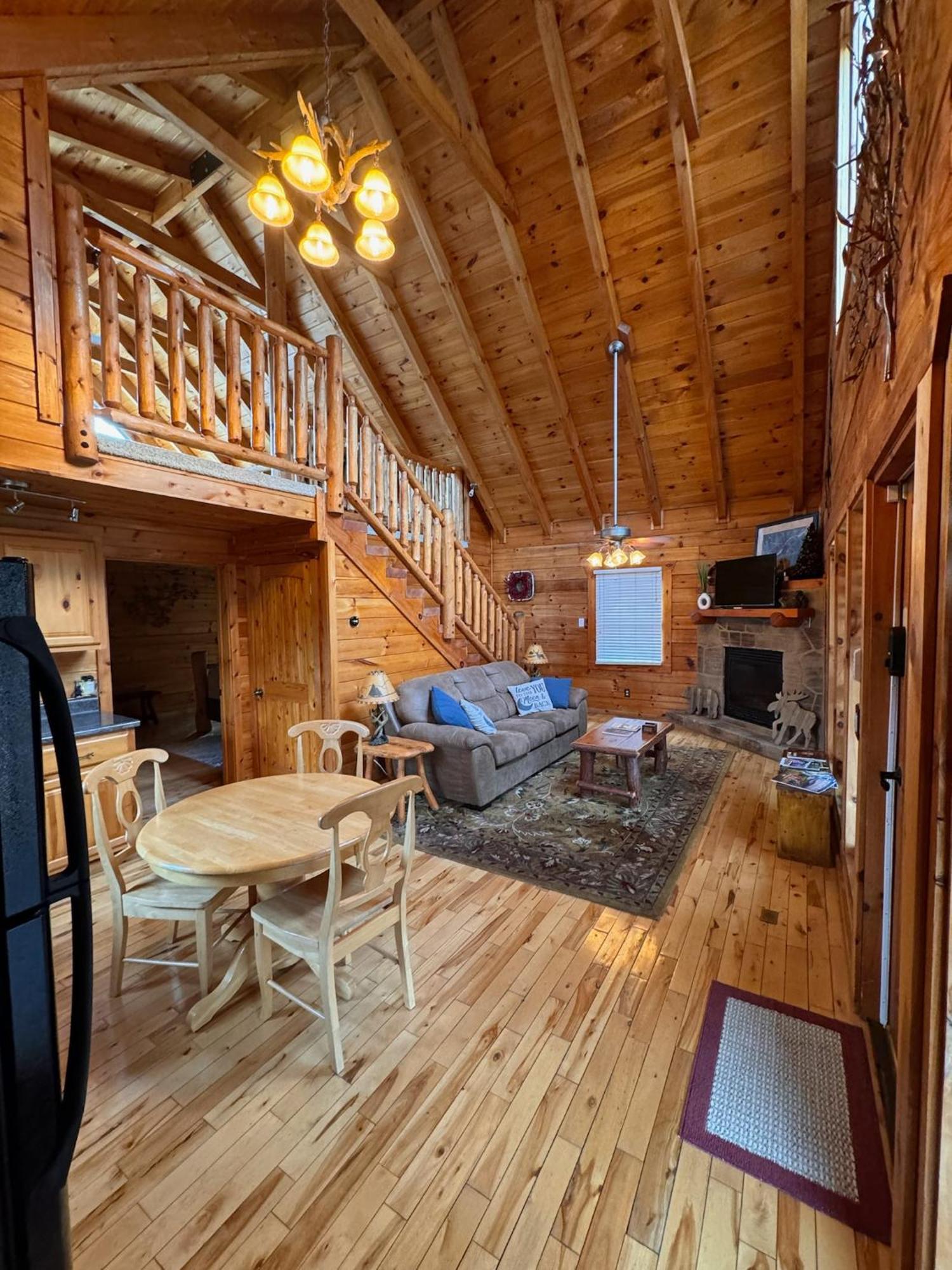 Smoky Paws - 5-Star Cabin, Stunning Mountain Views, New Hot Tub, Tranquil, Gigabit Internet, Free L2 Ev Villa Pigeon Forge Exterior photo