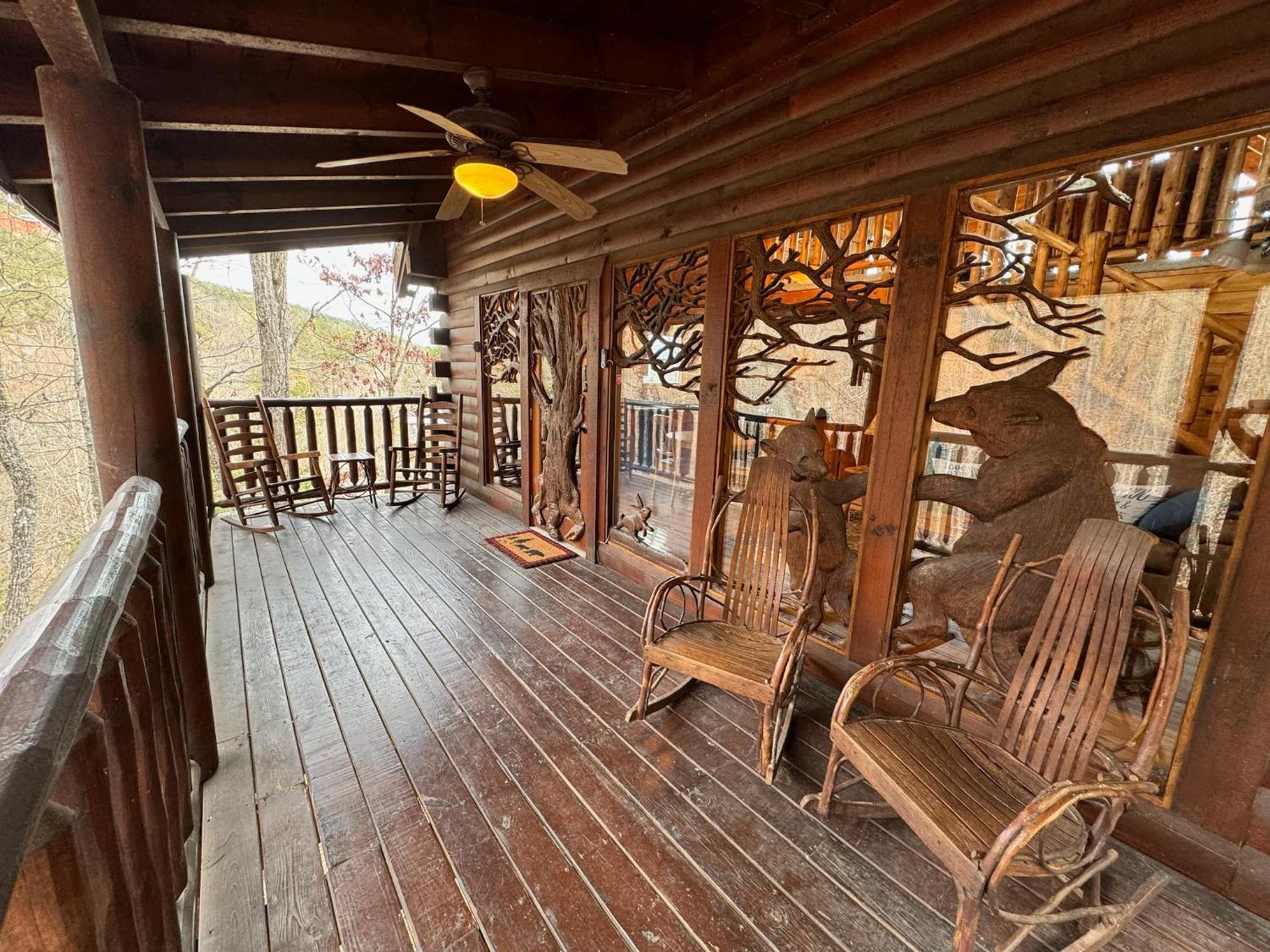 Smoky Paws - Exceptional Cabin, Stunning Mountain Views, Hot Tub, Tranquil, Gigabit Internet, Free L2 Ev Pigeon Forge Exterior photo
