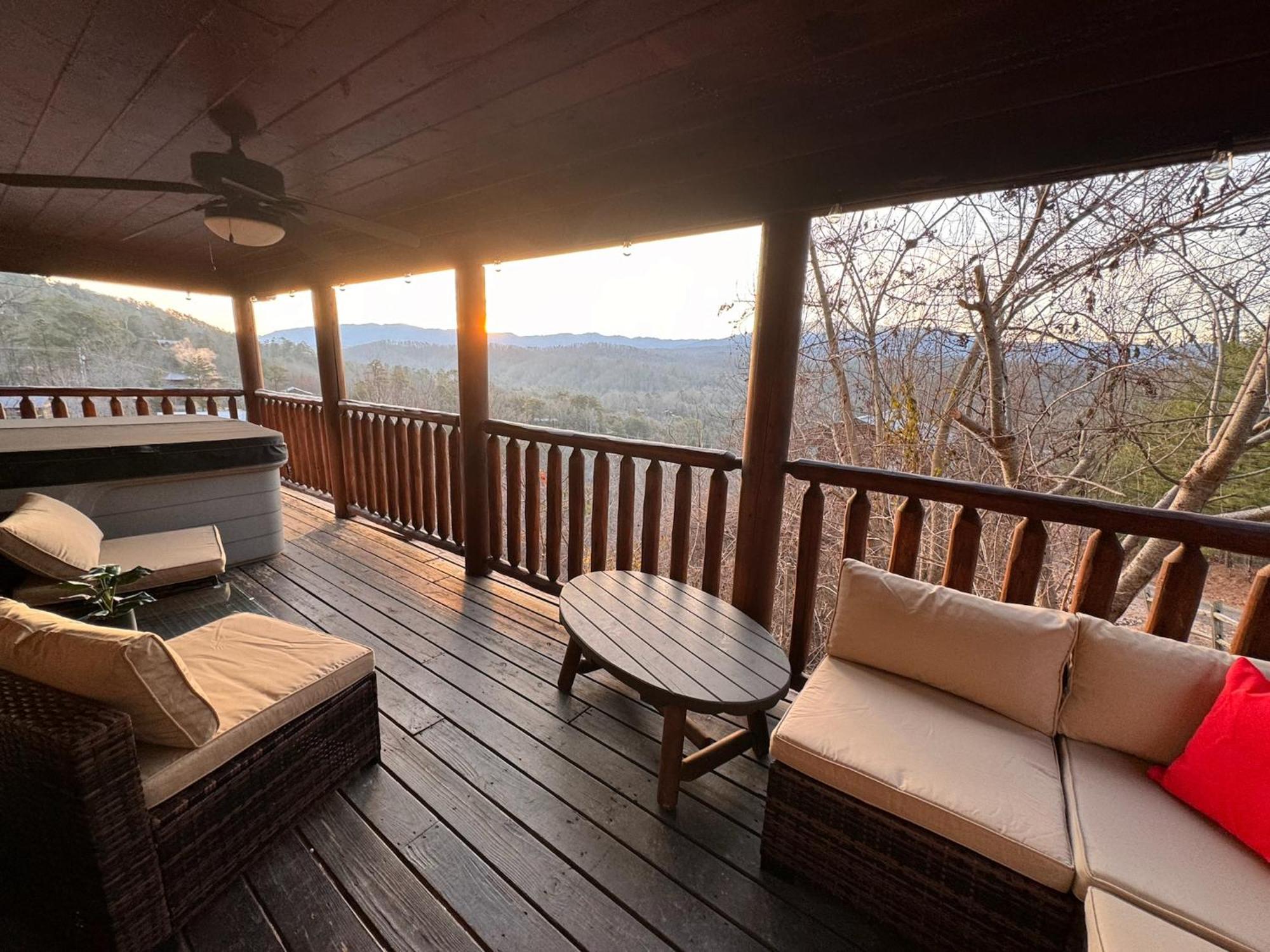 Smoky Paws - 5-Star Cabin, Stunning Mountain Views, New Hot Tub, Tranquil, Gigabit Internet, Free L2 Ev Villa Pigeon Forge Exterior photo