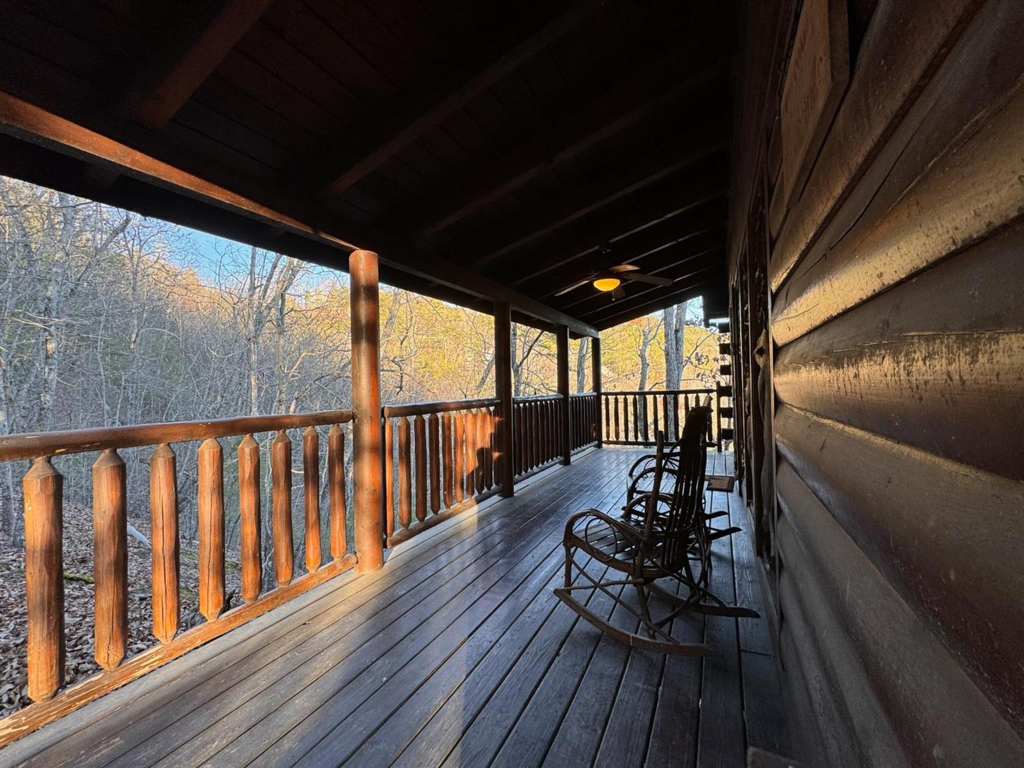 Smoky Paws - Exceptional Cabin, Stunning Mountain Views, Hot Tub, Tranquil, Gigabit Internet, Free L2 Ev Pigeon Forge Exterior photo